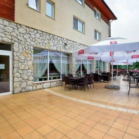Pensjonat Nad Jeziorem Powidz  Exterior photo